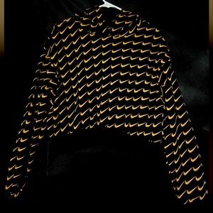 Womens cropped Nike hoodie. Women’s Small